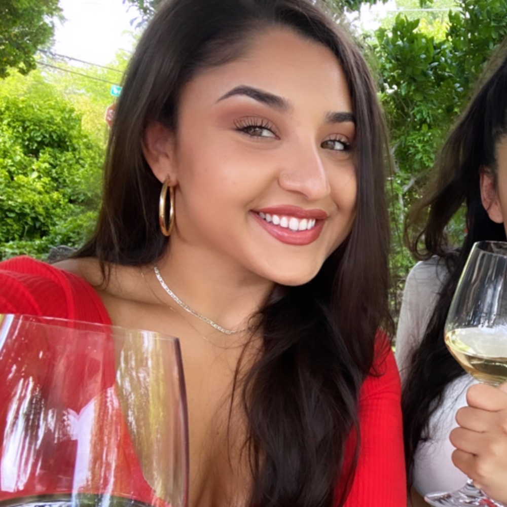 Meet your Posher, Karina